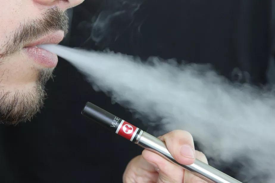 O que é Vape? Entenda os malefícios do uso do cigarro eletrônico