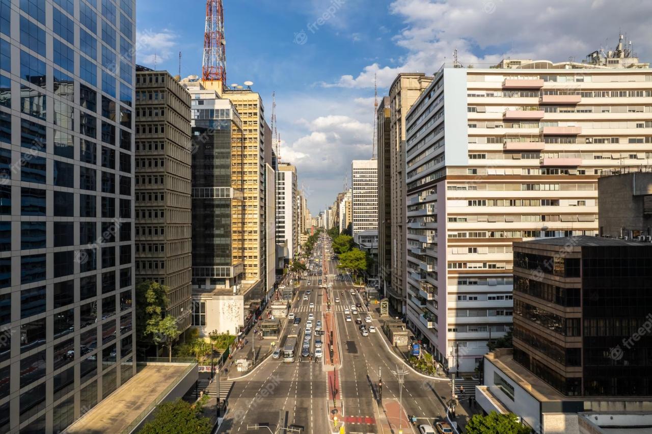 A Avenida Paulista faz parte da história de São Paulo e é uma das avenidas mais importantes da cidade