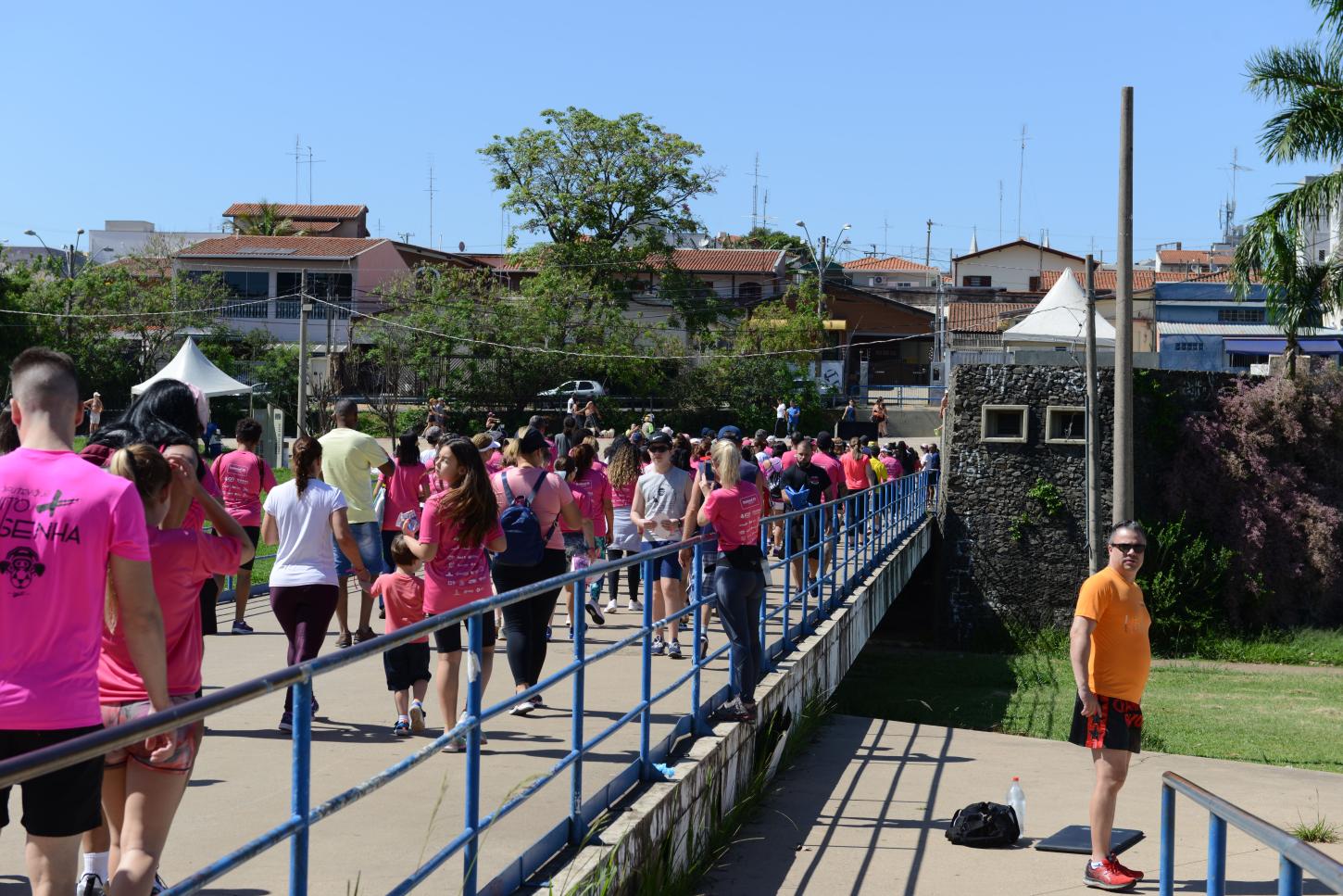 CAMPINAS - Emdec realiza operação de trânsito para a Caminhada Outubro Rosa, a partir da Arautos da Paz