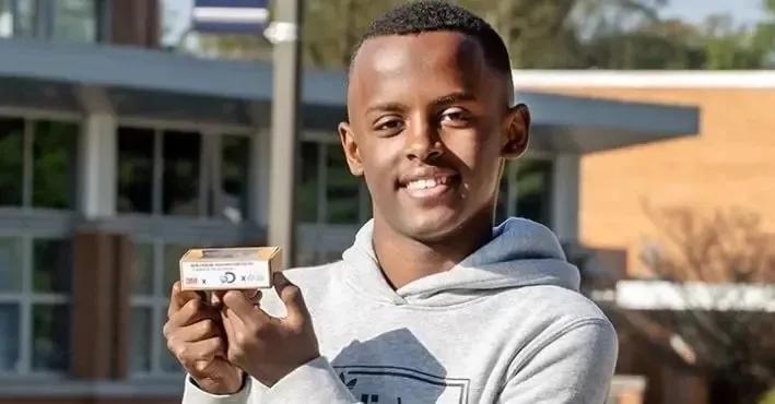 Garoto de 14 Anos Recebe Prêmio por Criar Sabonete Contra Câncer de Pele