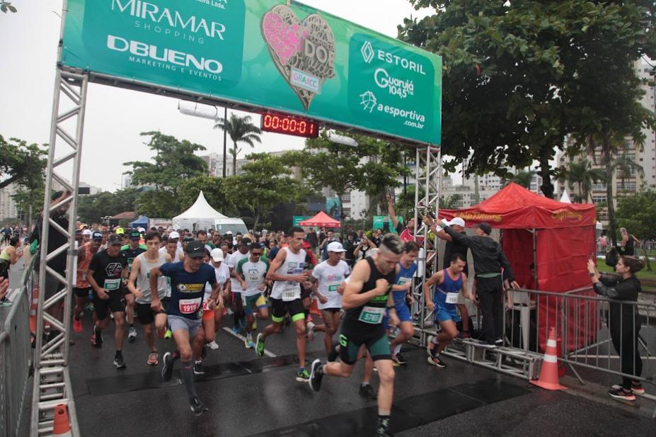 SANTOS: Mais de 2,5 mil pessoas correm pelas ruas de Santos em prol de pacientes com câncer