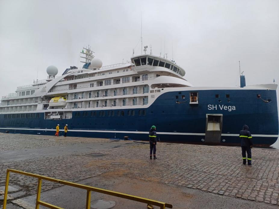 SANTOS - Navio de expedições faz parada em Santos em 'esquenta' para temporada de cruzeiros
