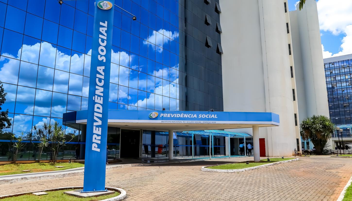 INSS vai atender pedidos em 30 dias em 2024, promete ministro