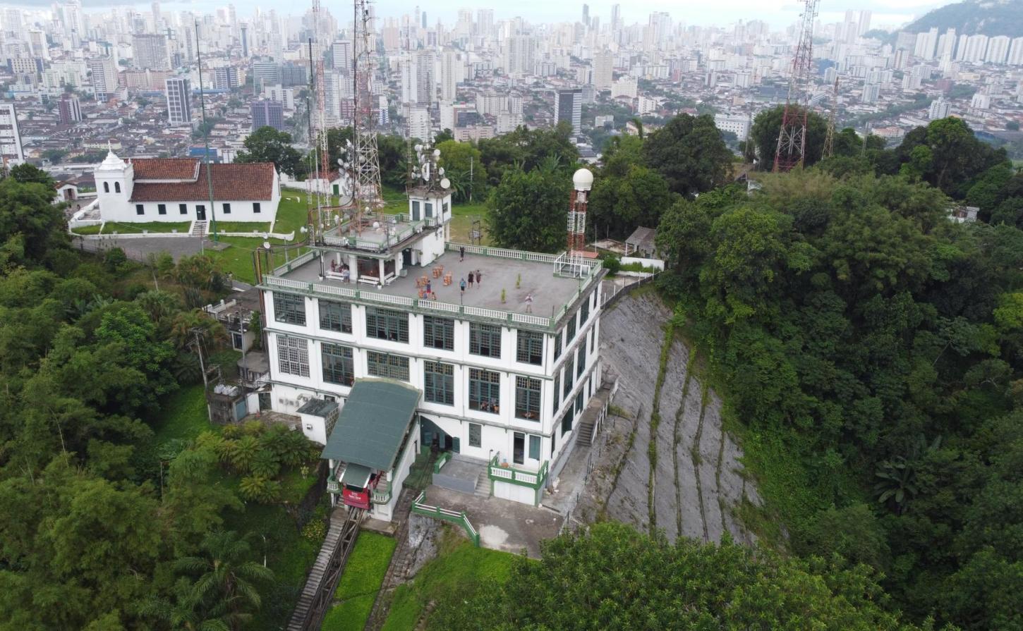 SANTOS - Monte Serrat em Santos: Um Símbolo de Fé e Contemplação