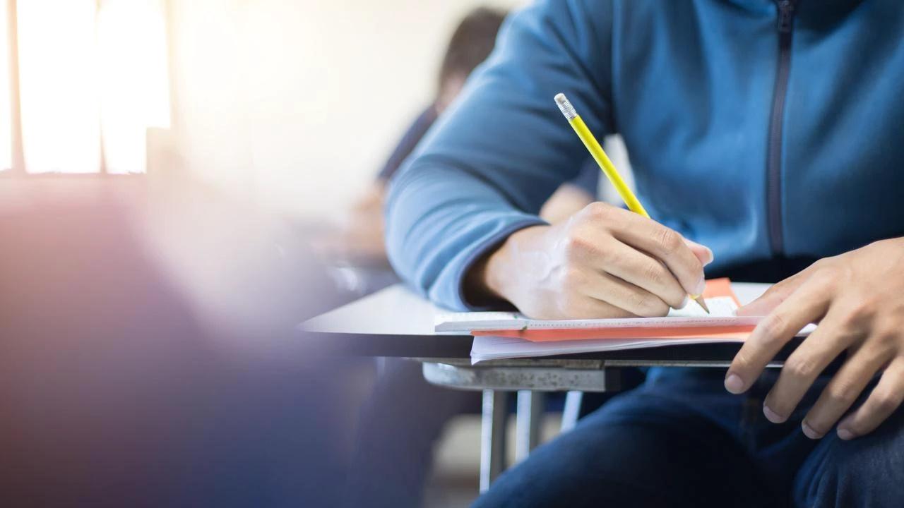 BRASIL - Concursos abertos têm 63 mil vagas e salários até R$ 36 mil