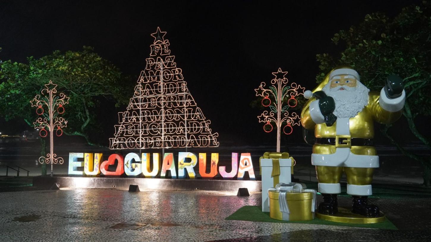 GUARUJÁ - Ruas e avenidas ganham mais luzes e cores com decoração natalina