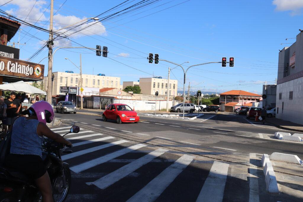 SOROCABA - Novo conjunto de semáforos começa a funcionar no bairro Central Parque