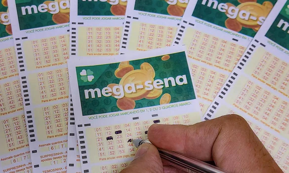 Mega Sena acumula para R$ 135 milhões após nenhum acerto no concurso 2.693