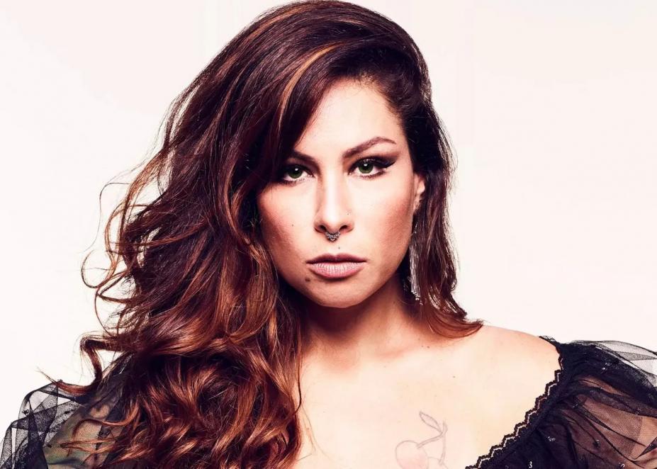 Show da cantora Pitty vai agitar praia do Gonzaga em Santos