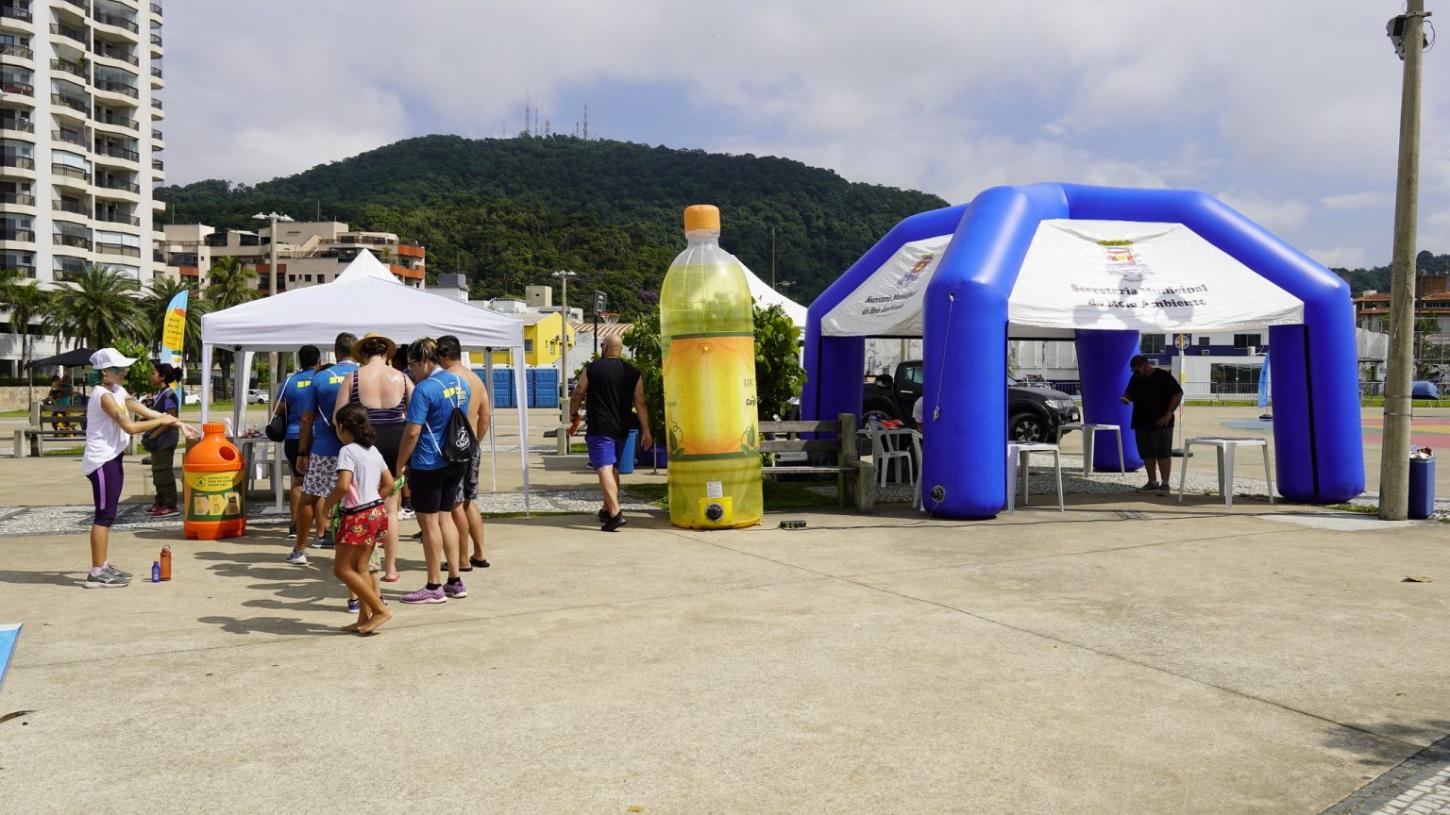 GUARUJÁ - Guarujá sensibiliza mais de 600 pessoas na 6ª Campanha ‘Óleo Sustentável no Verão’