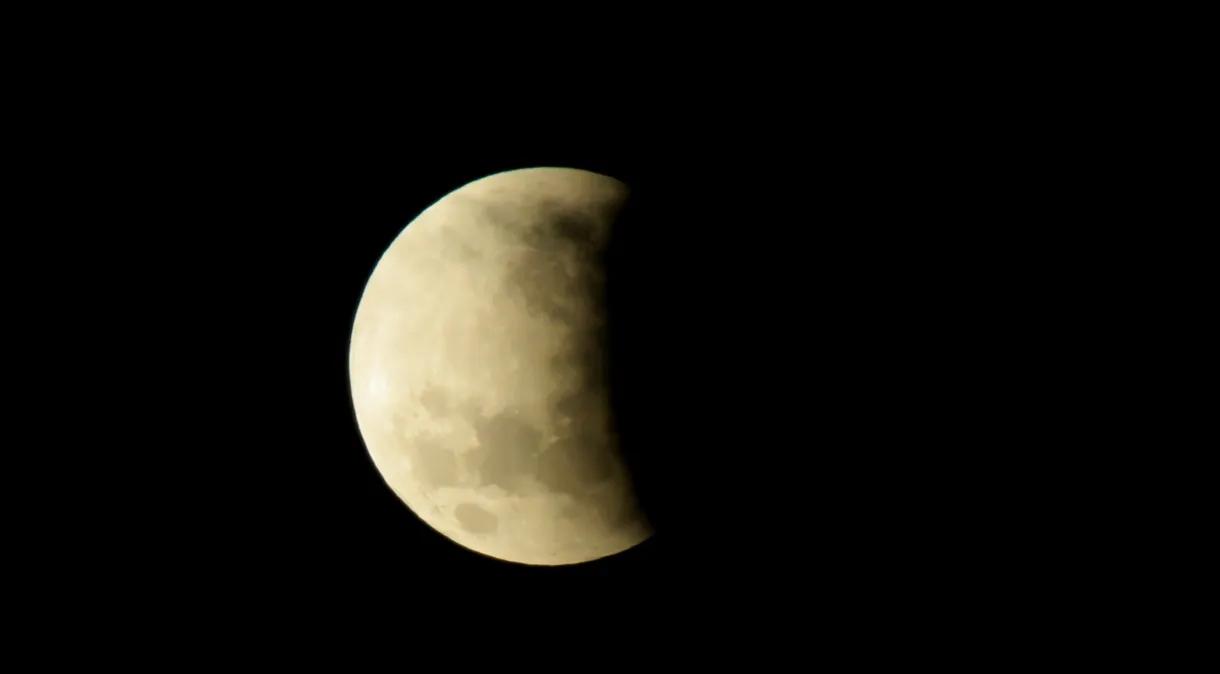 Eclipse solar total de 2024 será impressionante, mas também 'caótico'; entenda