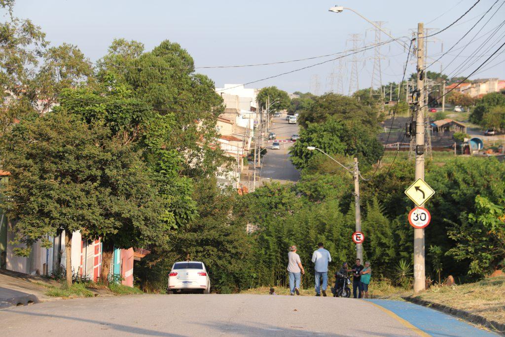 Prefeitura inicia construção de travessia sobre córrego para interligar bairros Wanel Ville e Villágio Torino