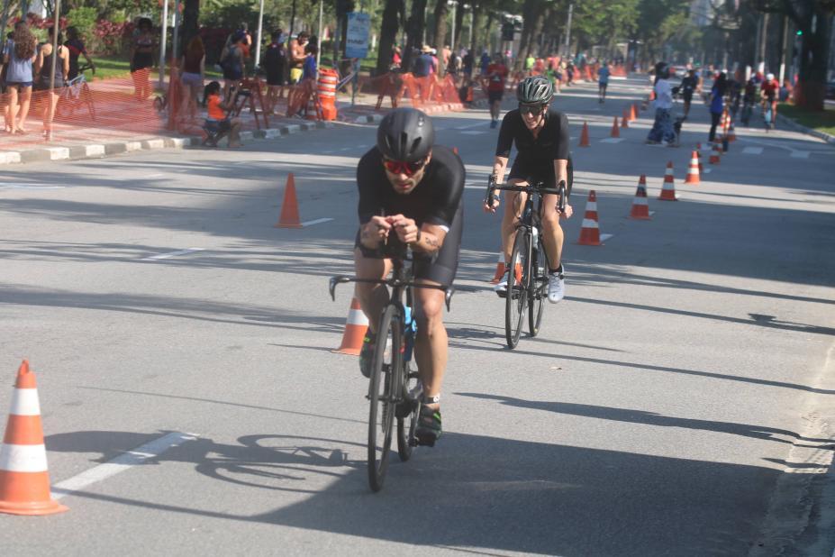 Santos recebe 33º Troféu Brasil de Triathlon neste domingo; trânsito tem alterações