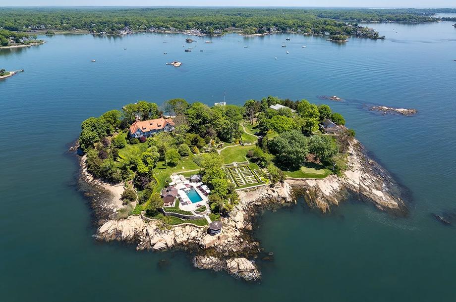 Ilha particular à venda por quase R$ 200 milhões tem mansão de 120 anos e docas para barcos