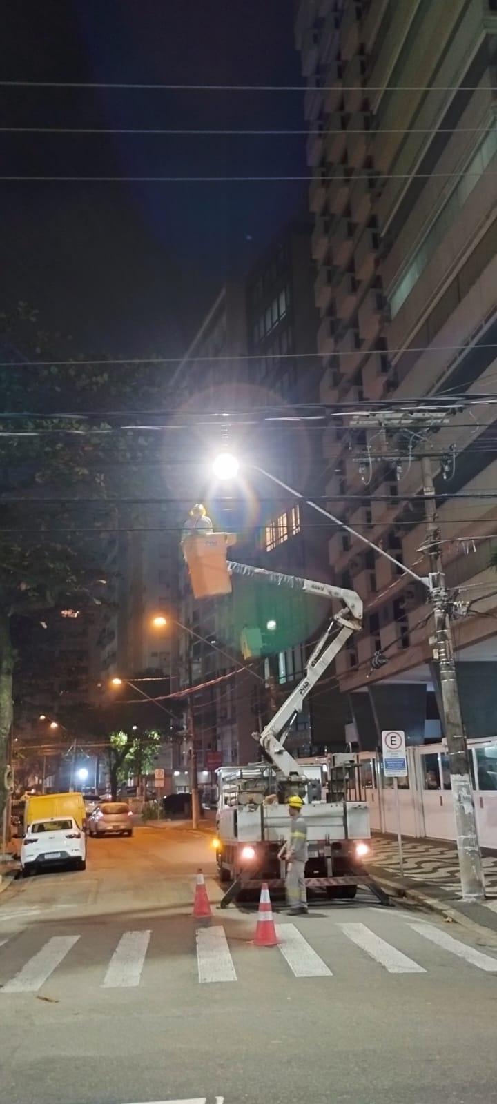 SANTOS - Moderna iluminação contempla mais dois bairros em Santos. Três mil pontos já foram contemplados