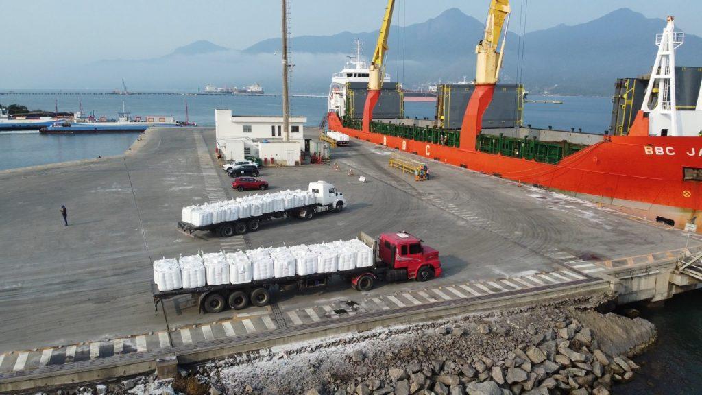 Depois de 60 anos, Porto de São Sebastião faz retomada histórica com novo transporte de café