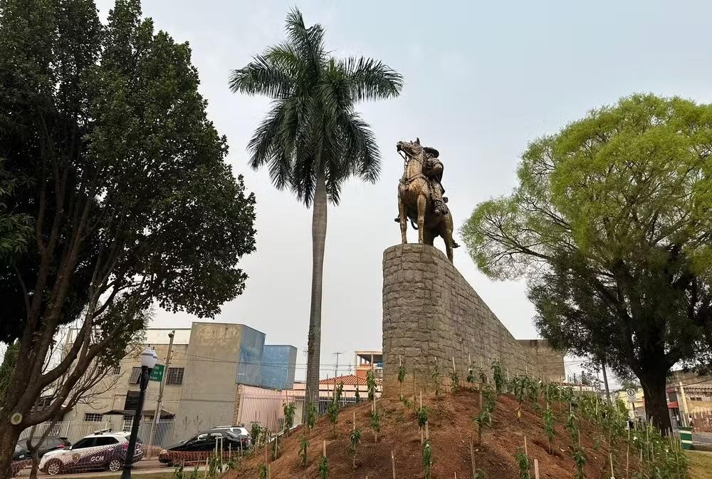 Praça dos Tropeiros é reinaugurada em comemoração ao aniversário de 70 anos