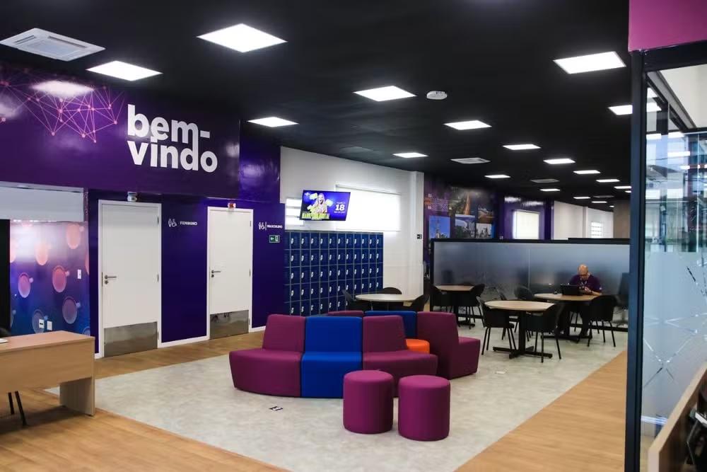 Sebrae oferece espaço gratuito de coworking e estúdio audiovisual em Santos, SP; saiba como usar