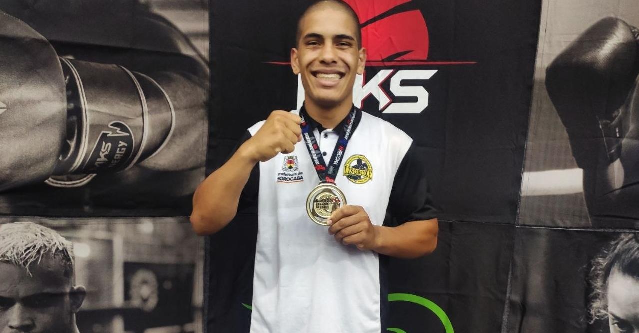 Luiz Carvalho é campeão do desafio Recoma de Boxe na COB EXPO