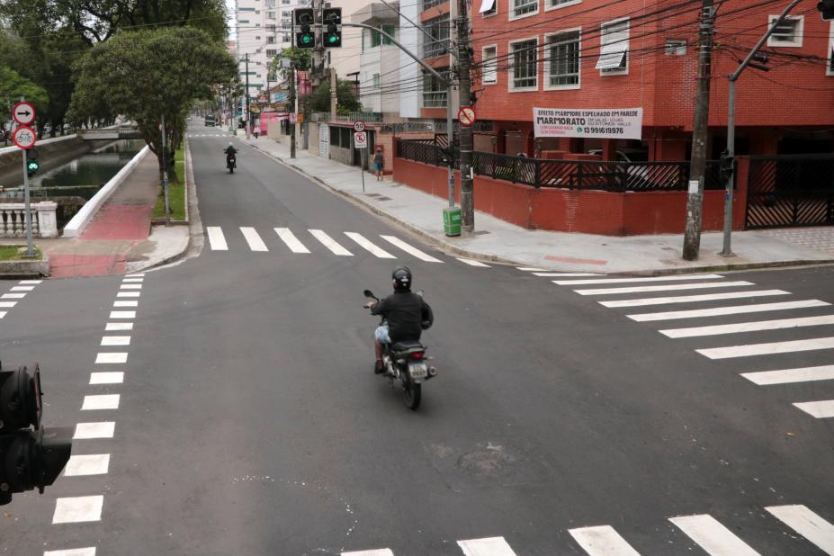 Renovação asfáltica da Avenida Pinheiro Machado, canal 1 de Santos, é concluída