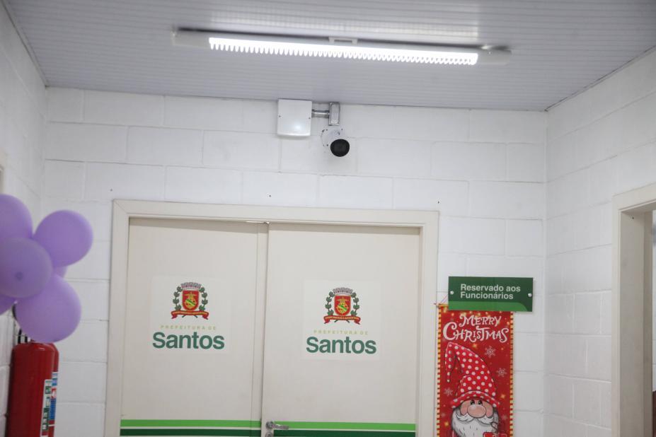 Santos amplia monitoramento em unidades de saúde e chega a 700 novas câmeras instaladas em toda a Cidade