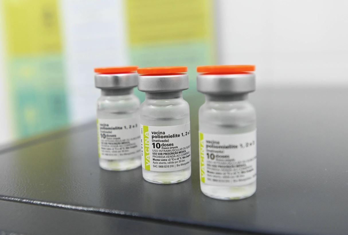 Vacinação contra pólio: reforço com dose injetável começa a ser aplicado na segunda, 4 de novembro