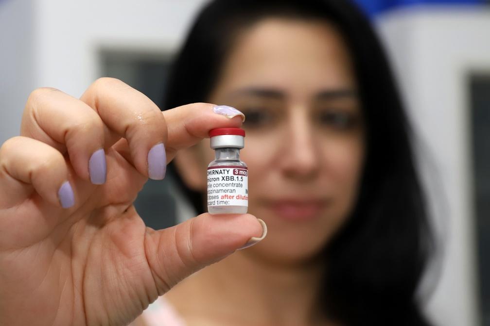 Saúde distribui 6,5 mil doses de vacina contra covid-19 aos centros de saúde