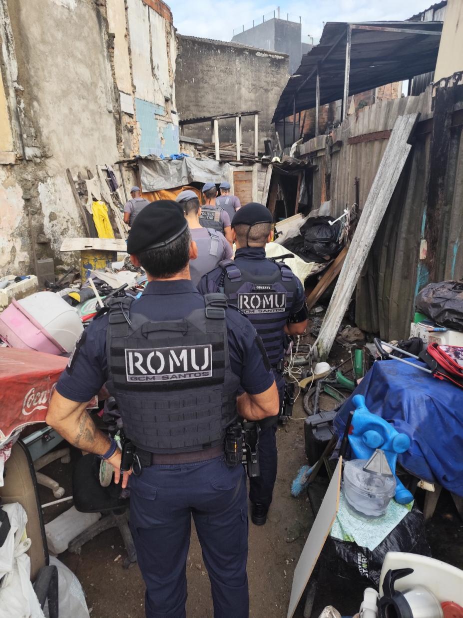 Força-tarefa fiscaliza comércios e ferros-velhos no Centro Histórico e Zona Noroeste de Santos