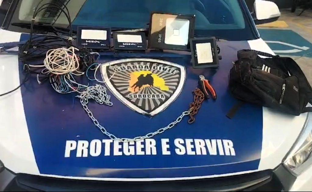 GCM detém acusado por furto de fiação elétrica e refletores na Zona Norte