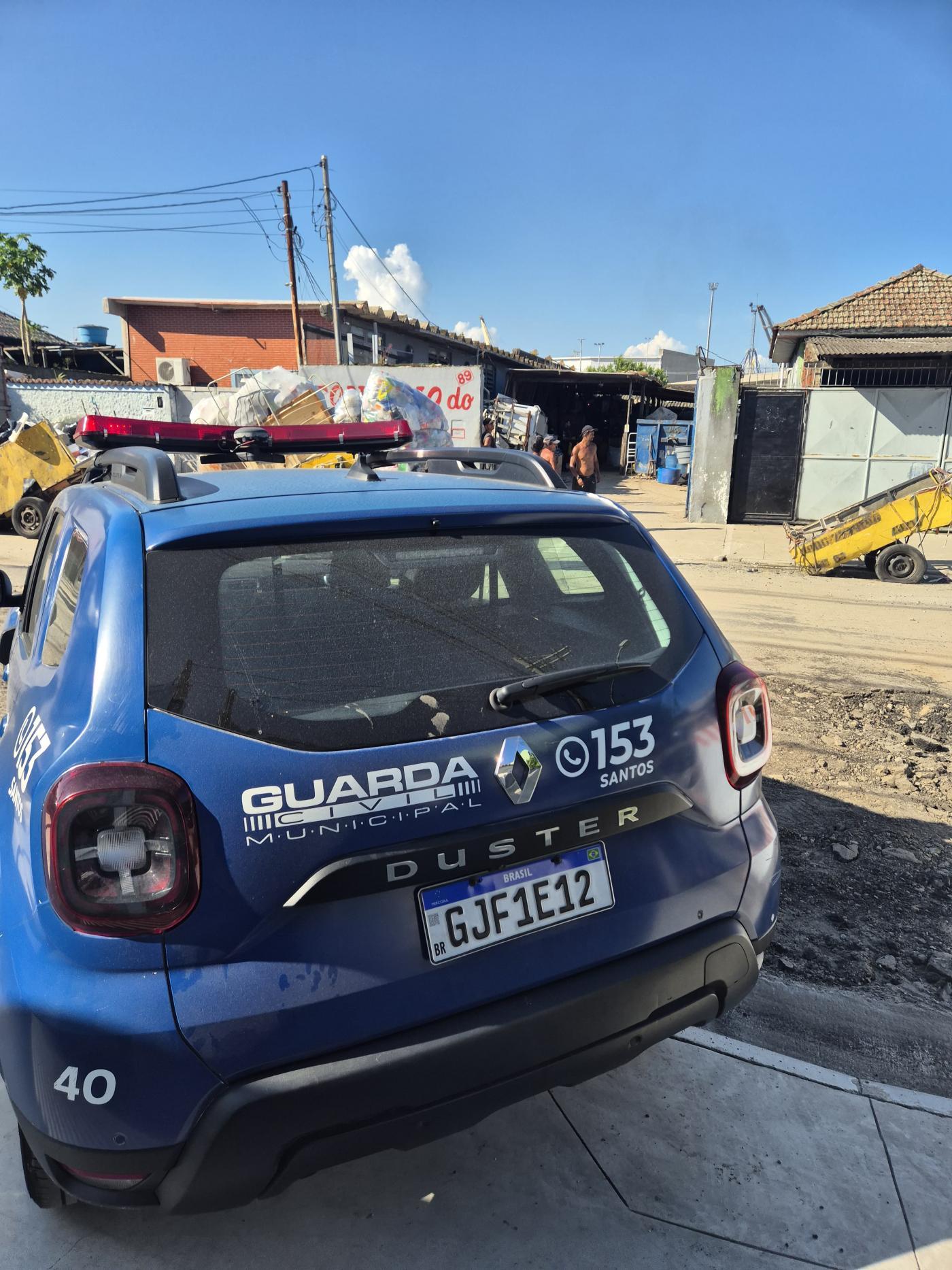 Força-tarefa fecha mais dois ferros-velhos em Santos