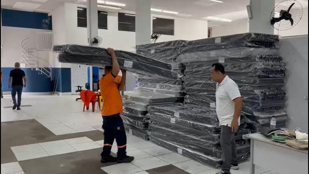 Governo de SP envia ajuda humanitária a desabrigados em Ubatuba