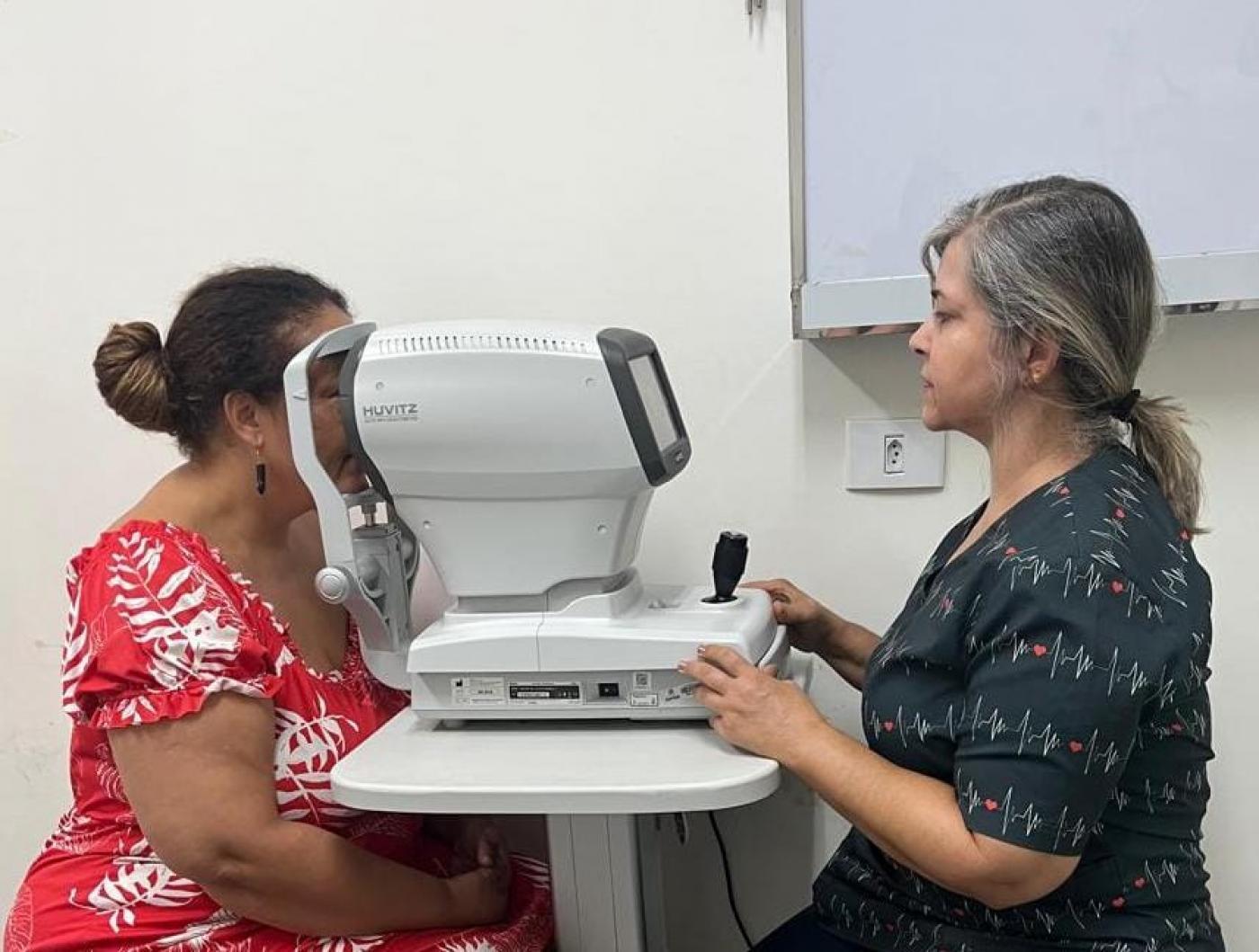 Mutirão em Santos avalia necessidade de óculos em pacientes