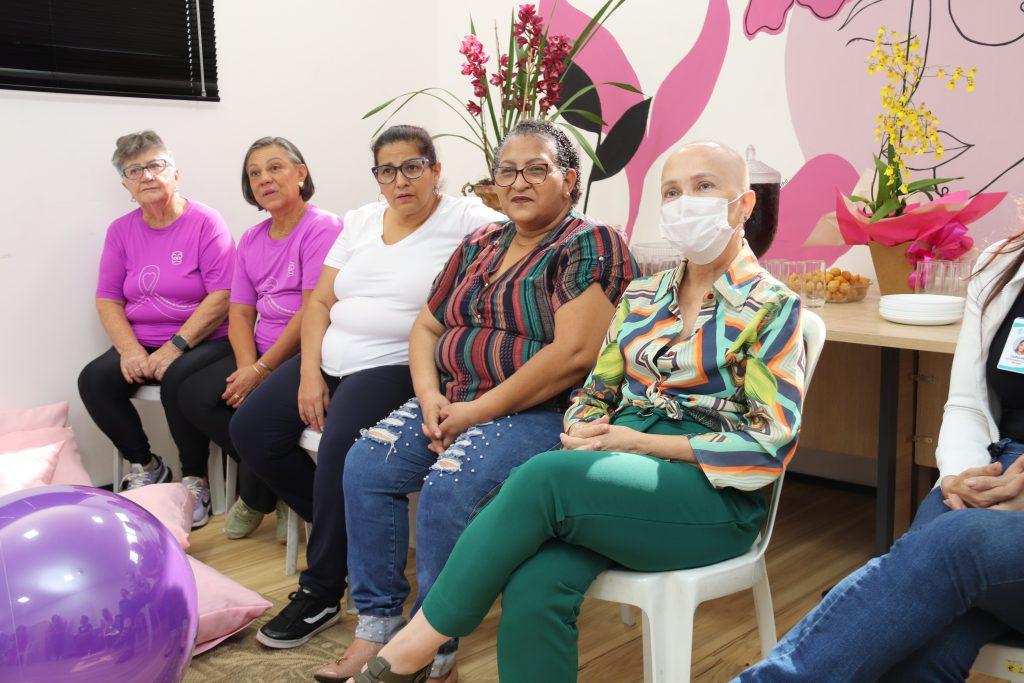 Secretaria da Mulher realiza “Chá das Rosas”, encontro para receber e acolher grupo de pacientes oncológicas