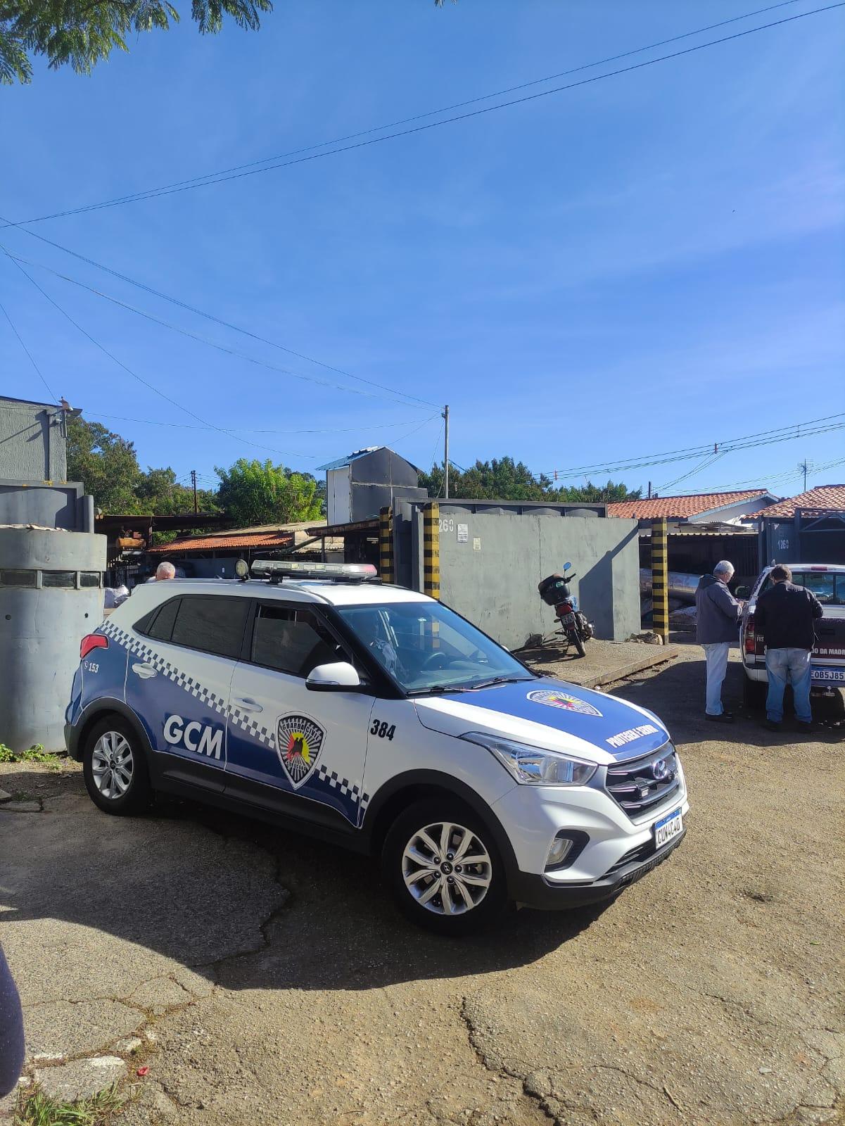 Operação Ferro-Velho autua estabelecimento no bairro Barcelona nesta sexta-feira (13)
