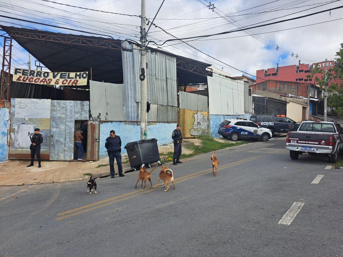 Sorocaba intensifica fiscalização e interdita ferros-velhos irregulares