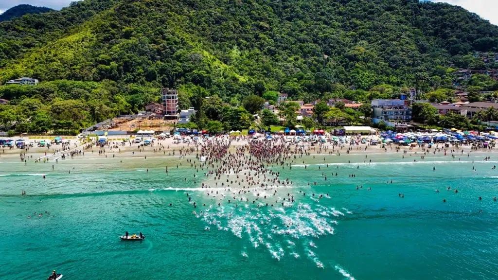 Travessias aquáticas no litoral de SP viram tendência; veja onde e quando praticar