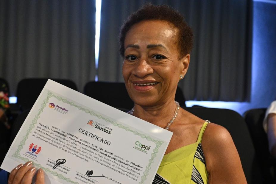 Alunos concluem capacitação em tecnologia e envelhecimento ativo, em Santos