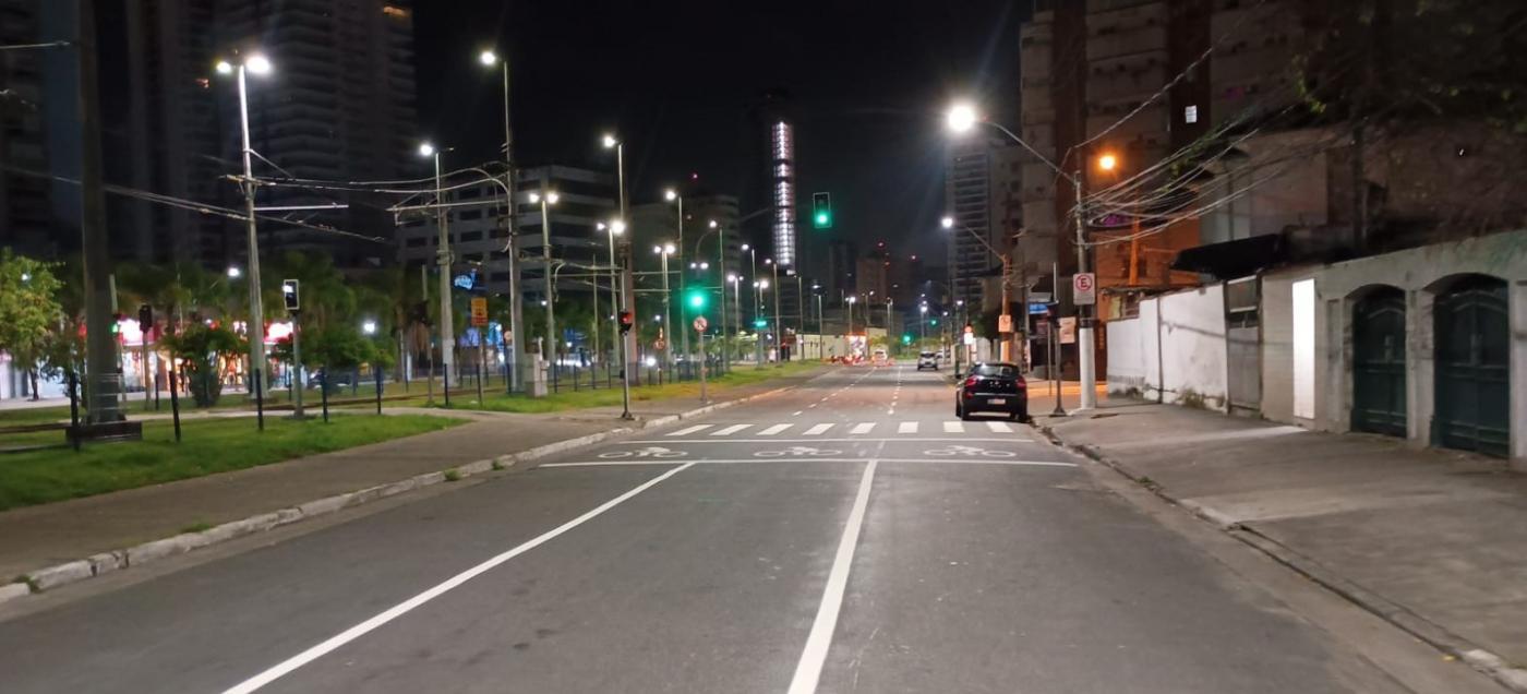 Santos revitaliza sinalização de solo em um dos principais corredores de tráfego