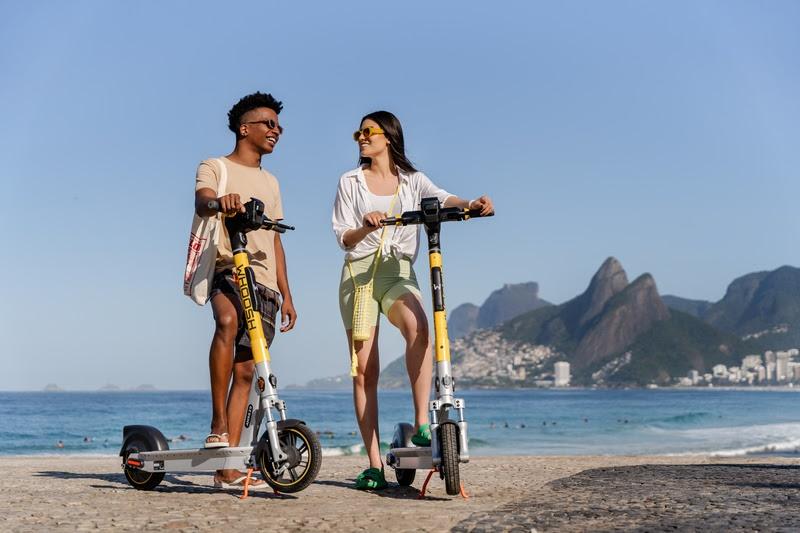 Com a virada de ano se aproximando, empresa de patinetes elétricas intensifica estratégias para atender alta demanda nas cidades