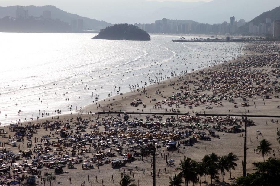 Mais de 3,5 milhões de turistas são esperados em Santos na temporada de verão