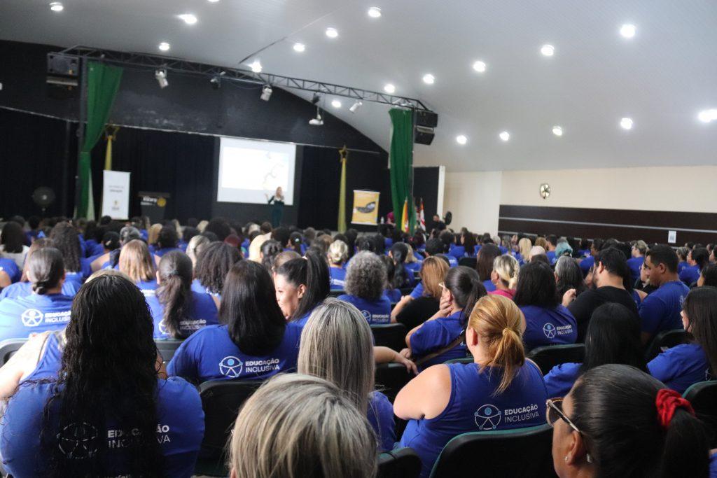 Profissionais de Apoio Escolar recebem formação promovida pela Sedu e AJG