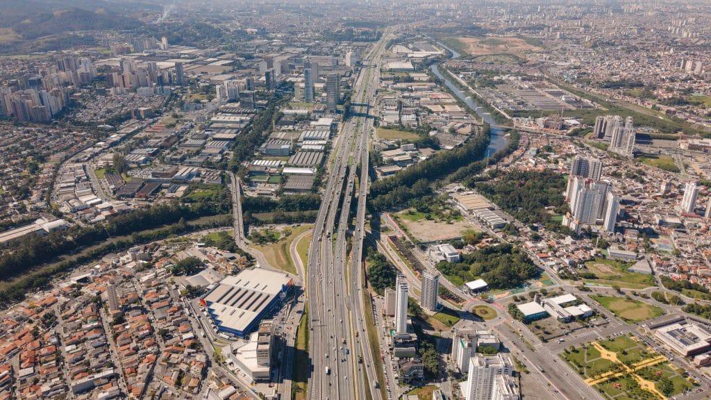 Novas pontes e marginais vão beneficiar mais de 2 milhões de pessoas que utilizam a rodovia Castello Branco 