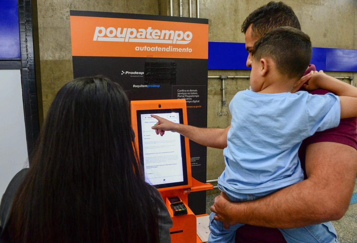 Sem tempo de ir ao Poupatempo? Veja estações de Metrô com totens de autoatendimento