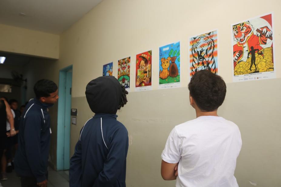 'Volta às Aulas sem Tigrinho' conscientiza alunos santistas sobre os riscos das apostas on-line