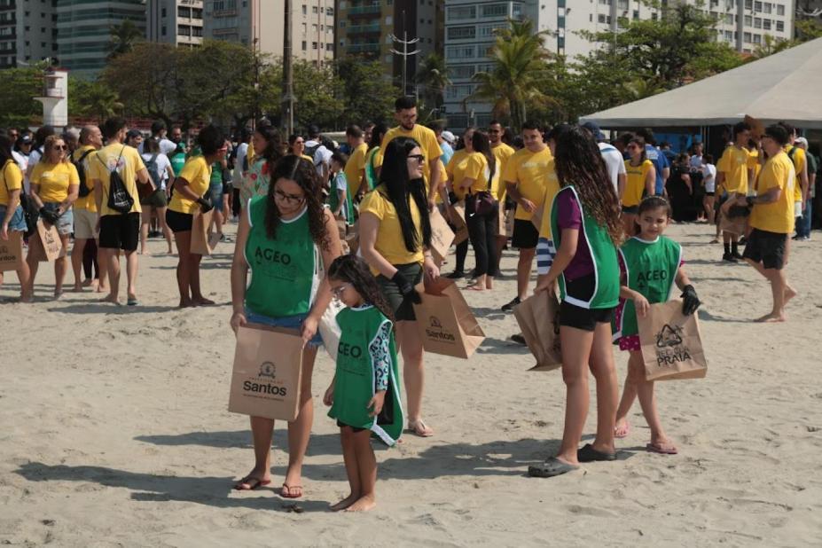 Dia Mundial da Limpeza vai mobilizar voluntários na praia de Santos