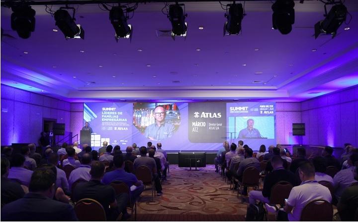 Lideranças do setor de materiais de construção civil debatem o futuro do mercado em evento internacional