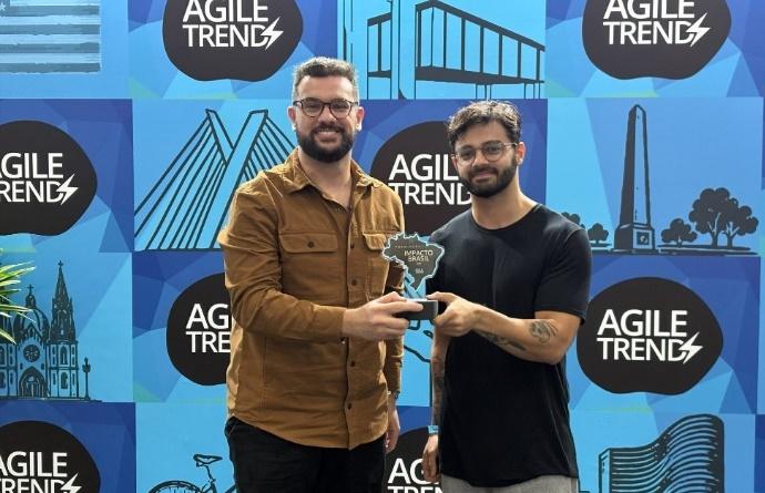 Poliedro é premiado por projeto de IA que potencializa a produção de conteúdo editorial com foco na autoria humana