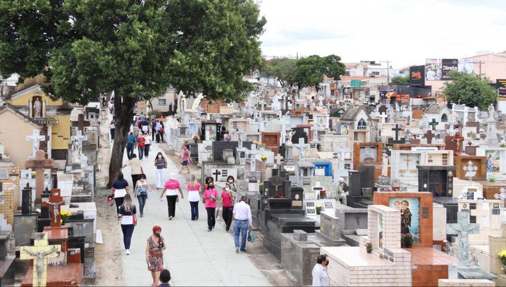Cemitérios públicos de Sorocaba recebem serviços de manutenção e zeladoria para o Dia de Finados