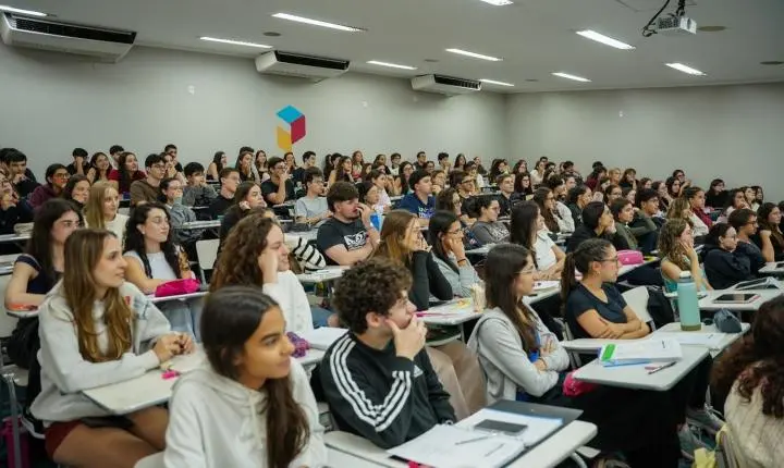 Aulão gratuito para o vestibular da Unicamp acontece em Campinas e online