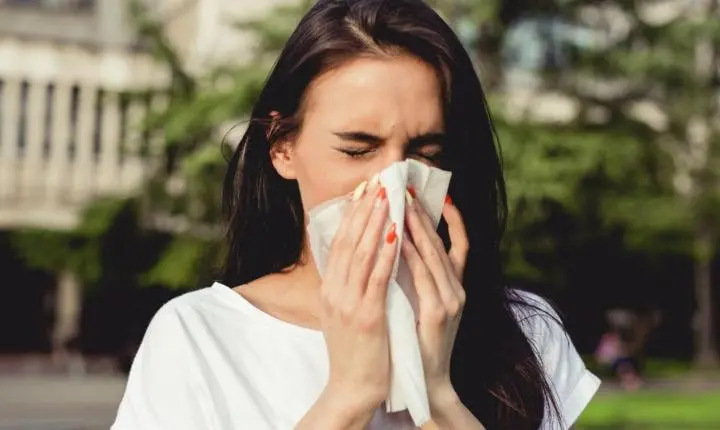 Cinco sinais de que o resfriado pode ser uma alergia disfarçada 